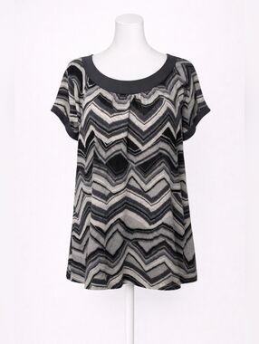 Ladies Black and White Striped Tunic Top with Keyhole